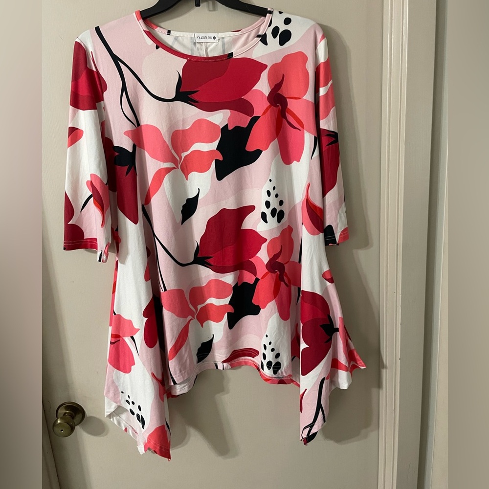 Nuggles top